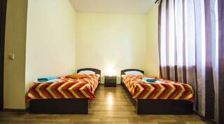 Гостевой дом Smart People Eco Hotel Краснодар Комната улучшенная с 2 односпальными кроватями-7