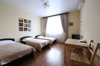 Гостевой дом Smart People Eco Hotel Краснодар Стандартный трехместный номер-1